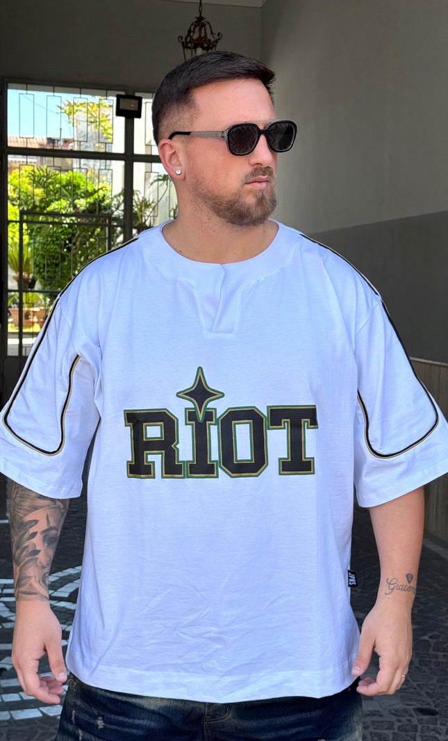 T-SHIRT RIOT