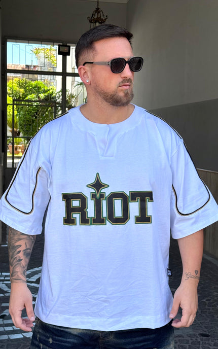 T-SHIRT RIOT