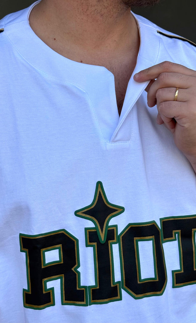 T-SHIRT RIOT