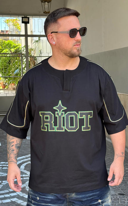 T-SHIRT RIOT