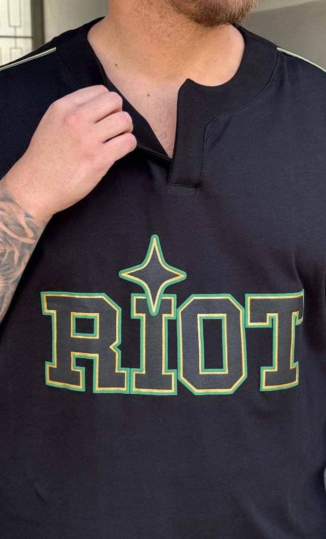 T-SHIRT RIOT