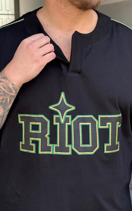T-SHIRT RIOT